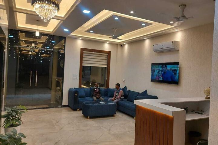 Hotel Interior 11 of 43