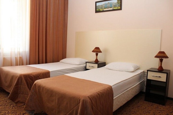 Room 6 of 37
