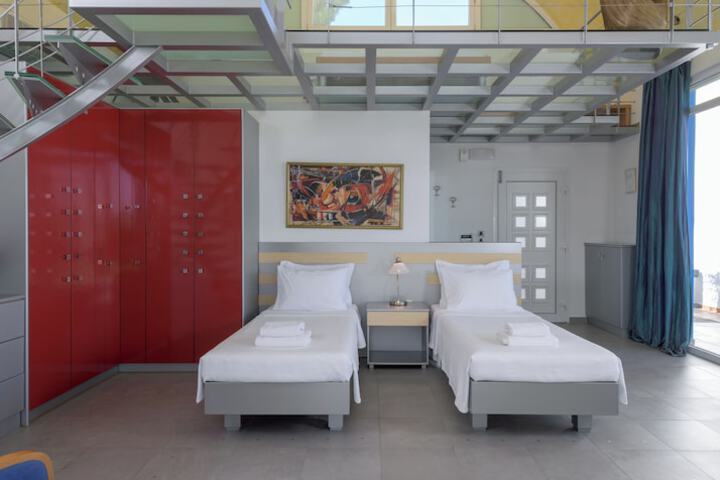 Room 16 of 73