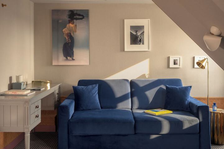 Room 32 of 47