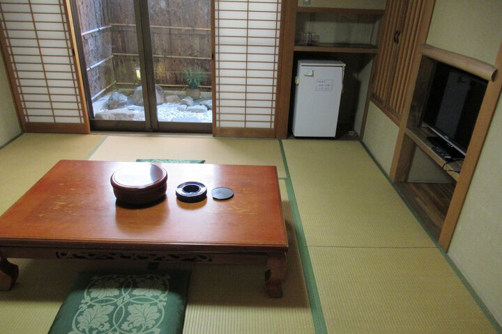 Room 4 of 39