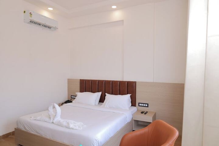 Room 18 of 38