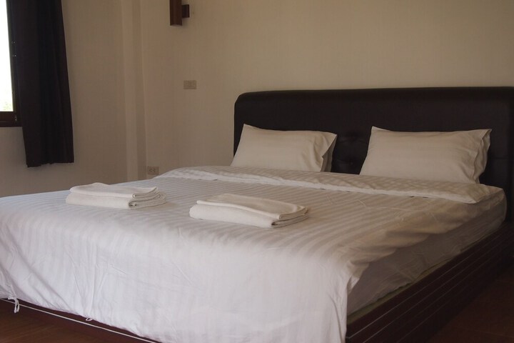Room 8 of 51