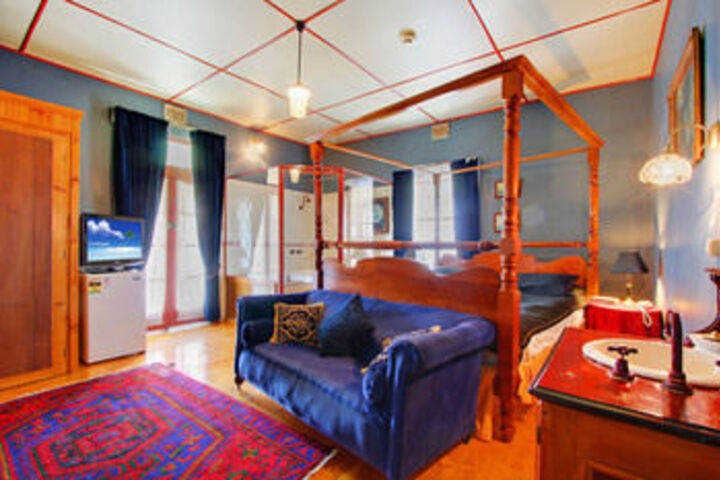 Room 17 of 30