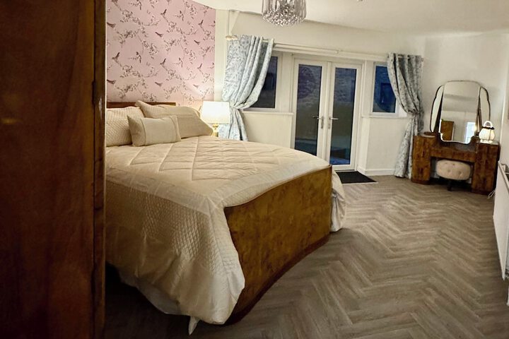 Room 54 of 90