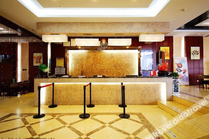 Dandi Business Hotel