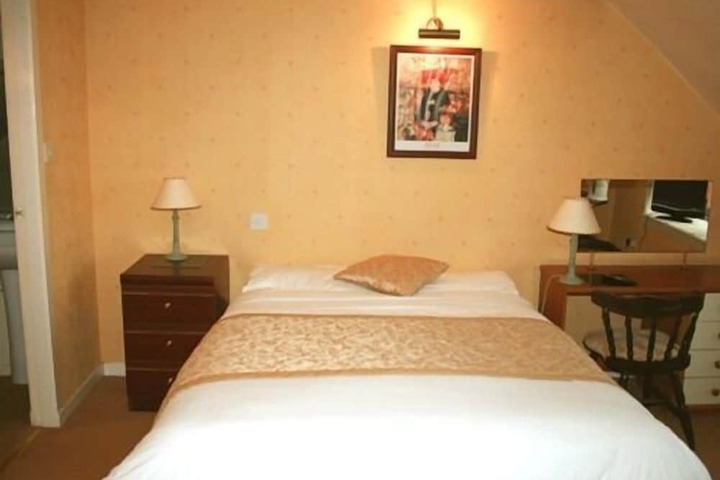 Room 2 of 13