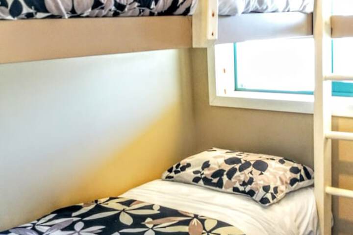 Room 28 of 74