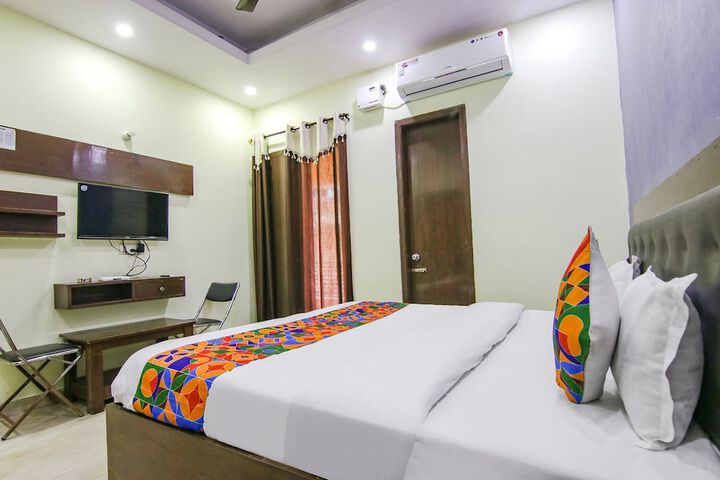 Room 16 of 27