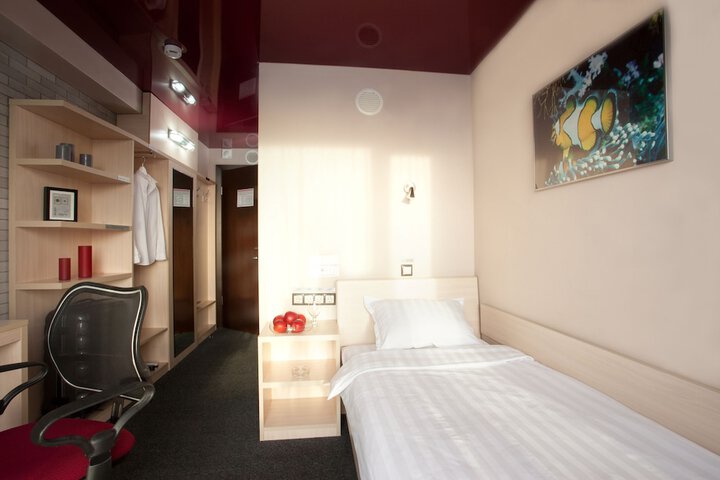 Room 9 of 61