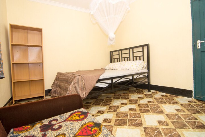 Room 6 of 23