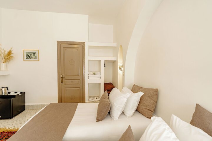 Room 25 of 126