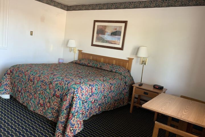 Room 7 of 34