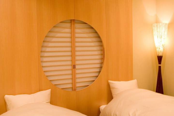 Room 29 of 319