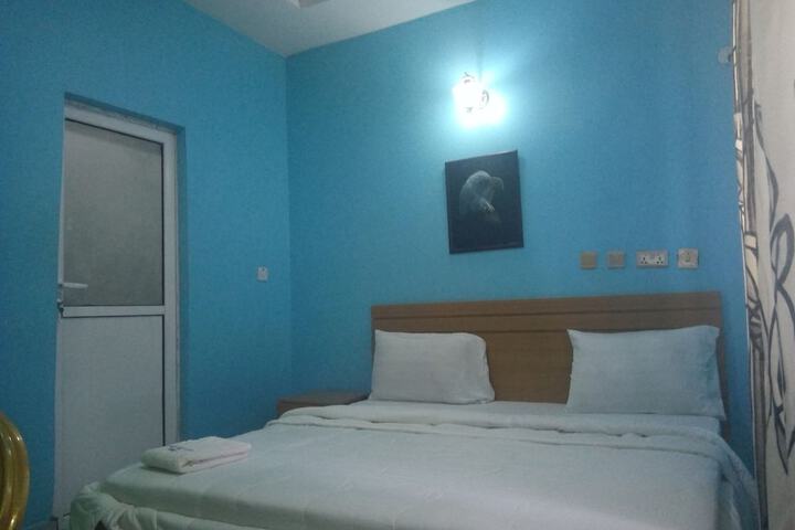 Room 9 of 22