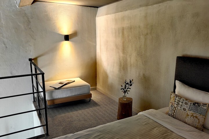 Room 8 of 73