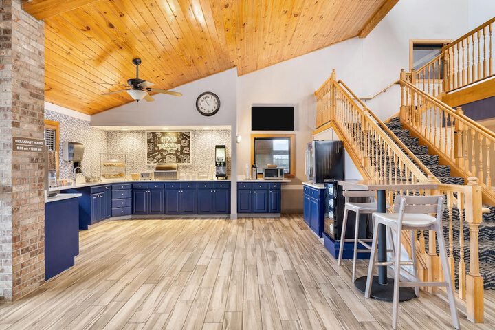 Breakfast/Coffee Service 32 of 37