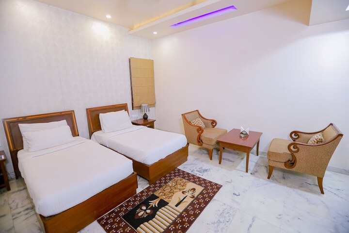 Room 103 of 288