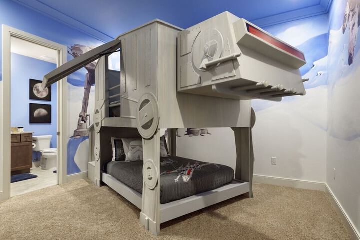 Room 16 of 62