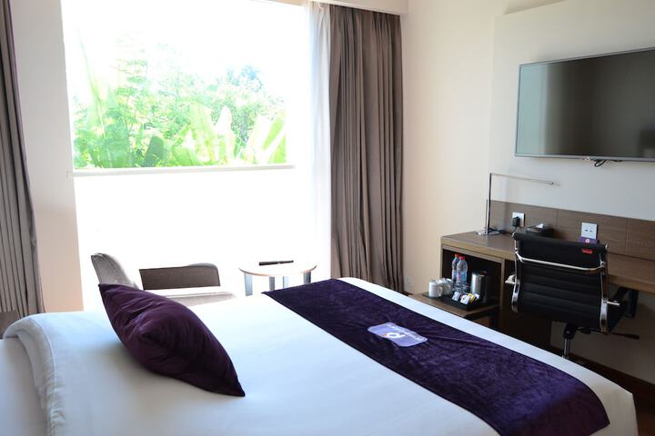 Room 5 of 52