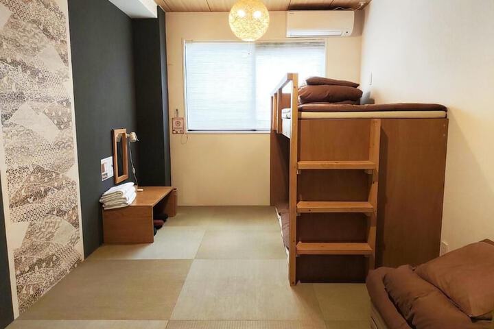 Room 12 of 87