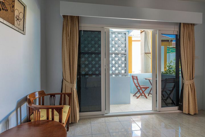 Room 2 of 95