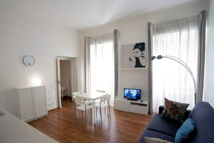 Room 6 of 17