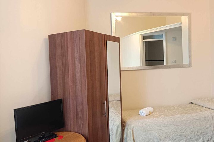 Room 118 of 283