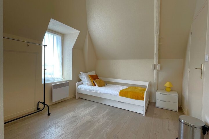 Room 16 of 75