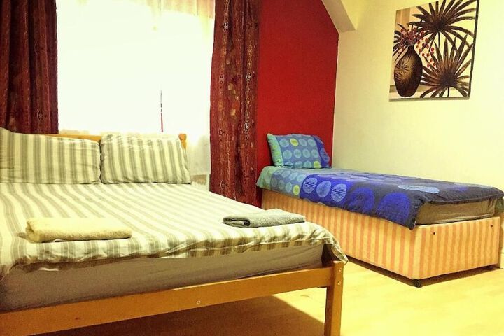 Room 4 of 18
