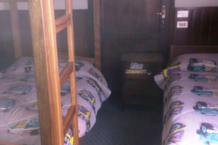 Room 32 of 84