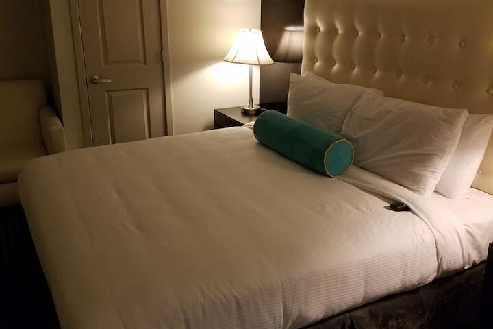 Room 14 of 190