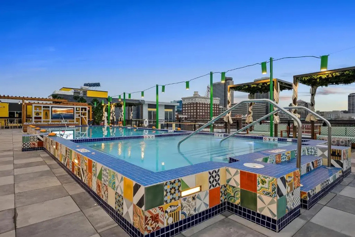 Pool 16 of 27