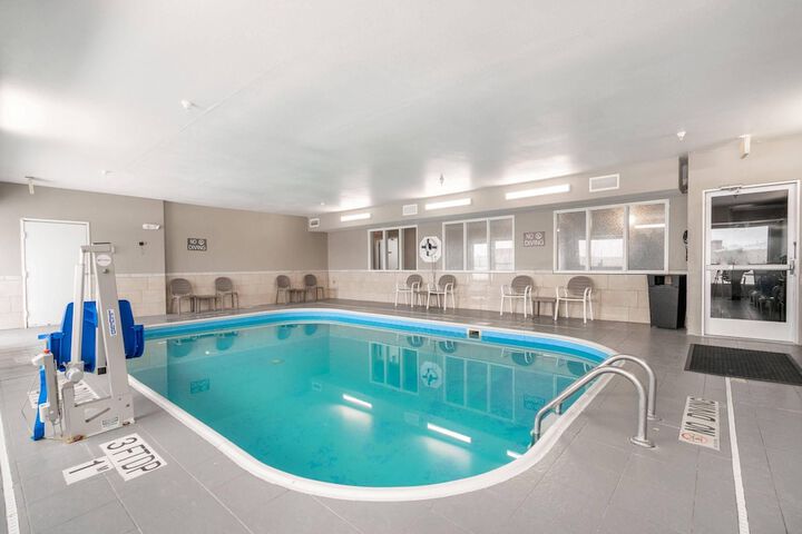 Pool Hotel