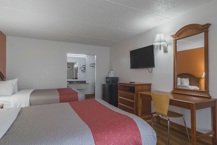 2 Double Beds (4 of 5)