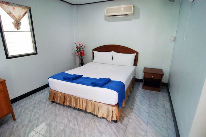 Room 10 of 78