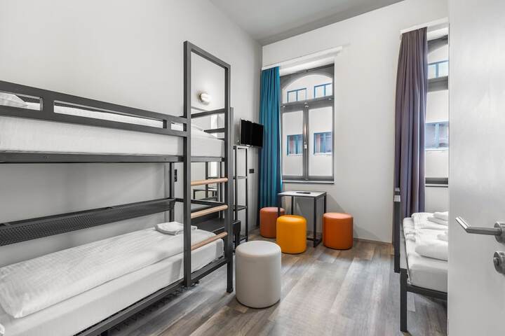 Room 25 of 46
