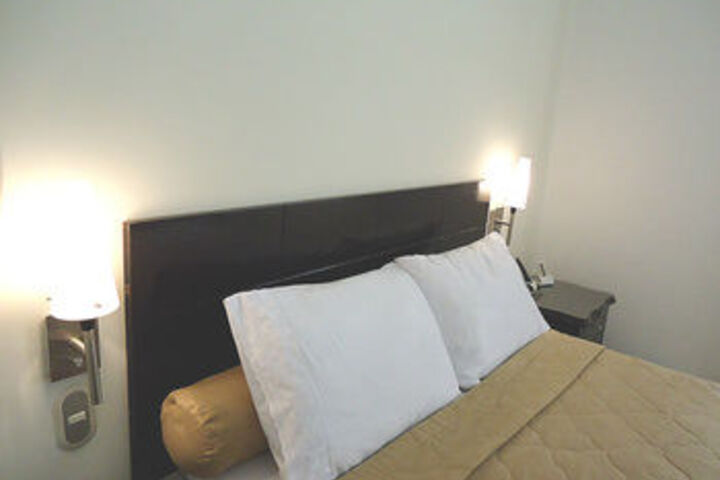 Room 8 of 23