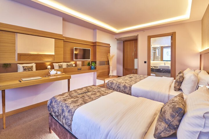 Room 15 of 34