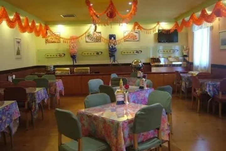 Dining 8 of 8