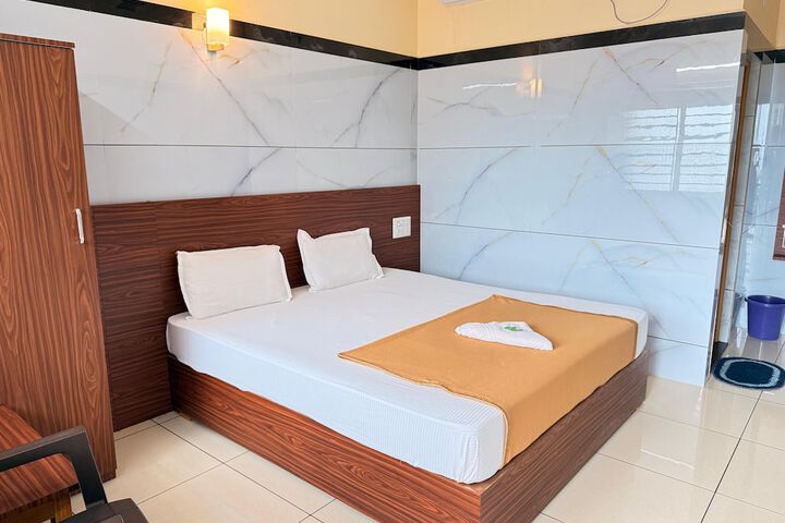Room 2 of 26