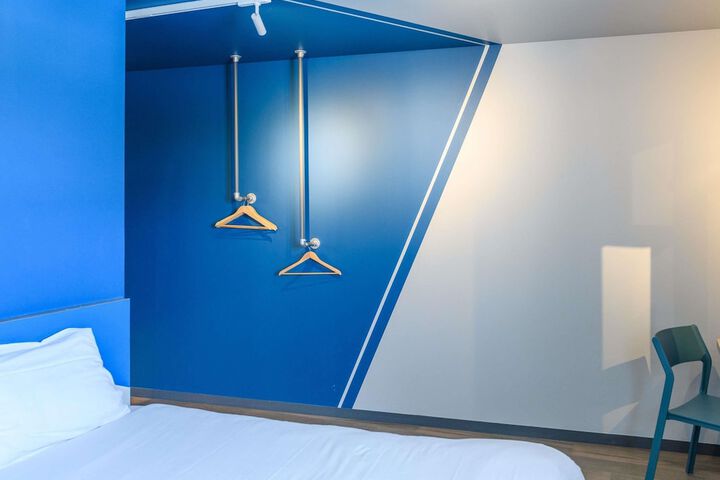 Room 46 of 77