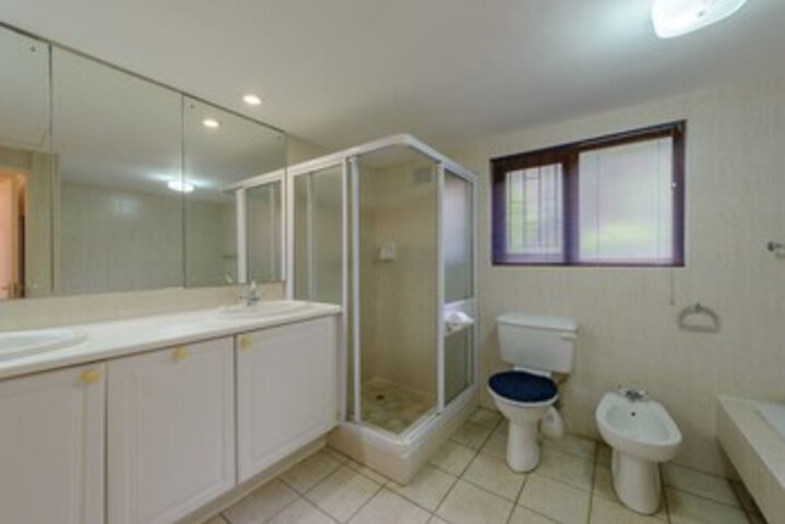 Room 2 of 35