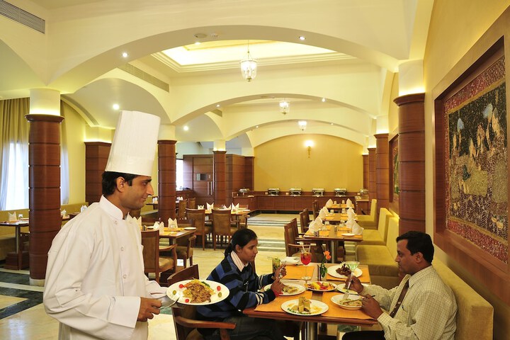 Dining 5 of 7