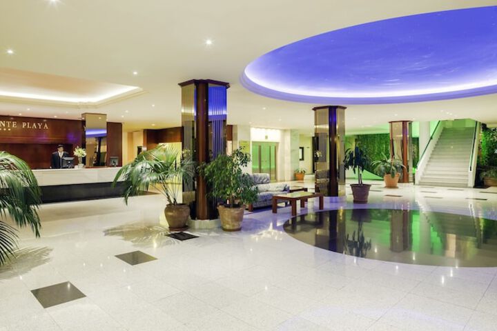 Entrance & Lobby