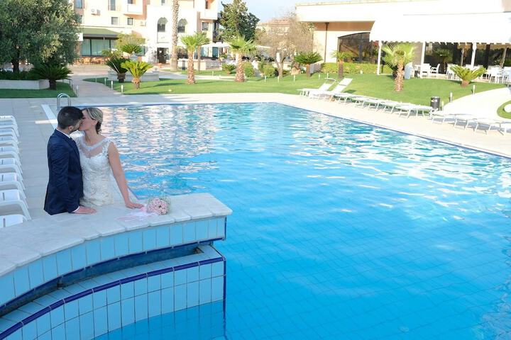 Pool 23 of 60
