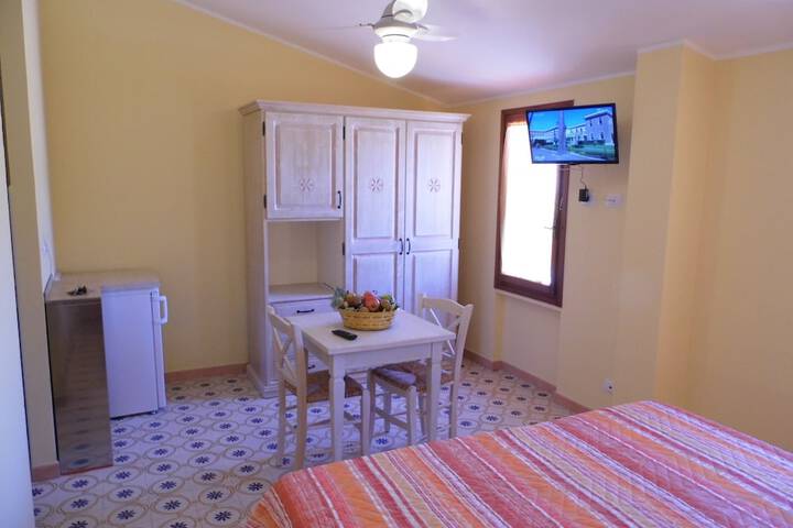 Room 18 of 160