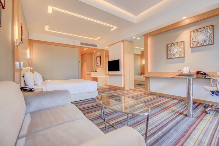 Room 25 of 140