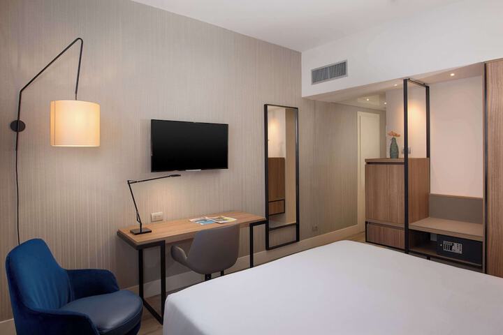 Room 31 of 81