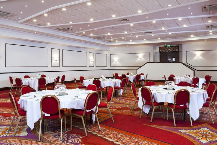 Ballroom/Hall 121 of 137